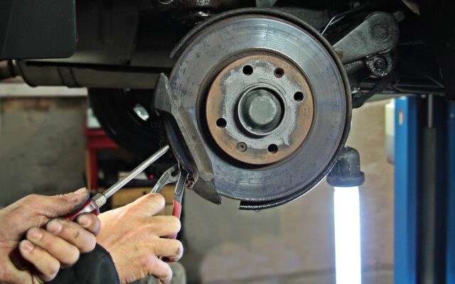 Why Regular Brake Service Abu Dhabi Inspections are Important
