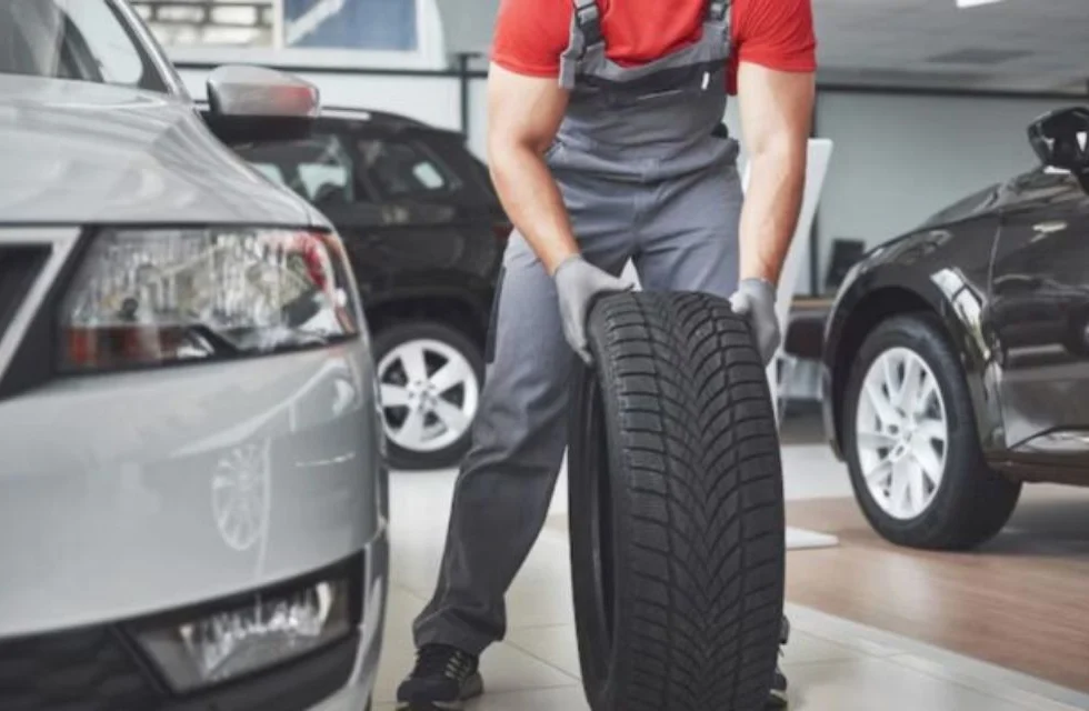 How Do Car Tyres Affect My Car’s Braking Ability?